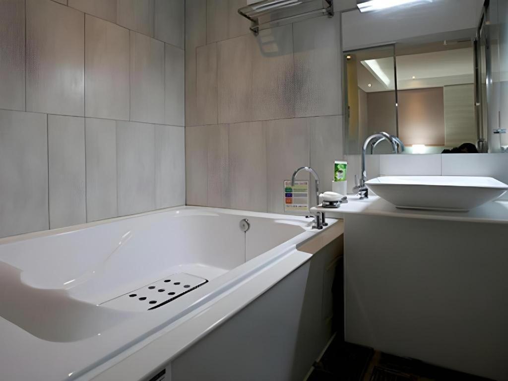 Hotel Cinema Сеул Екстериор снимка